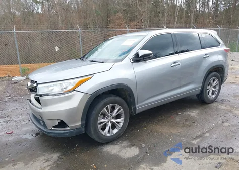 2015 Toyota Highlander Le Plus V6 from USA, damaged, VIN 5TDZKRFH3FS110355